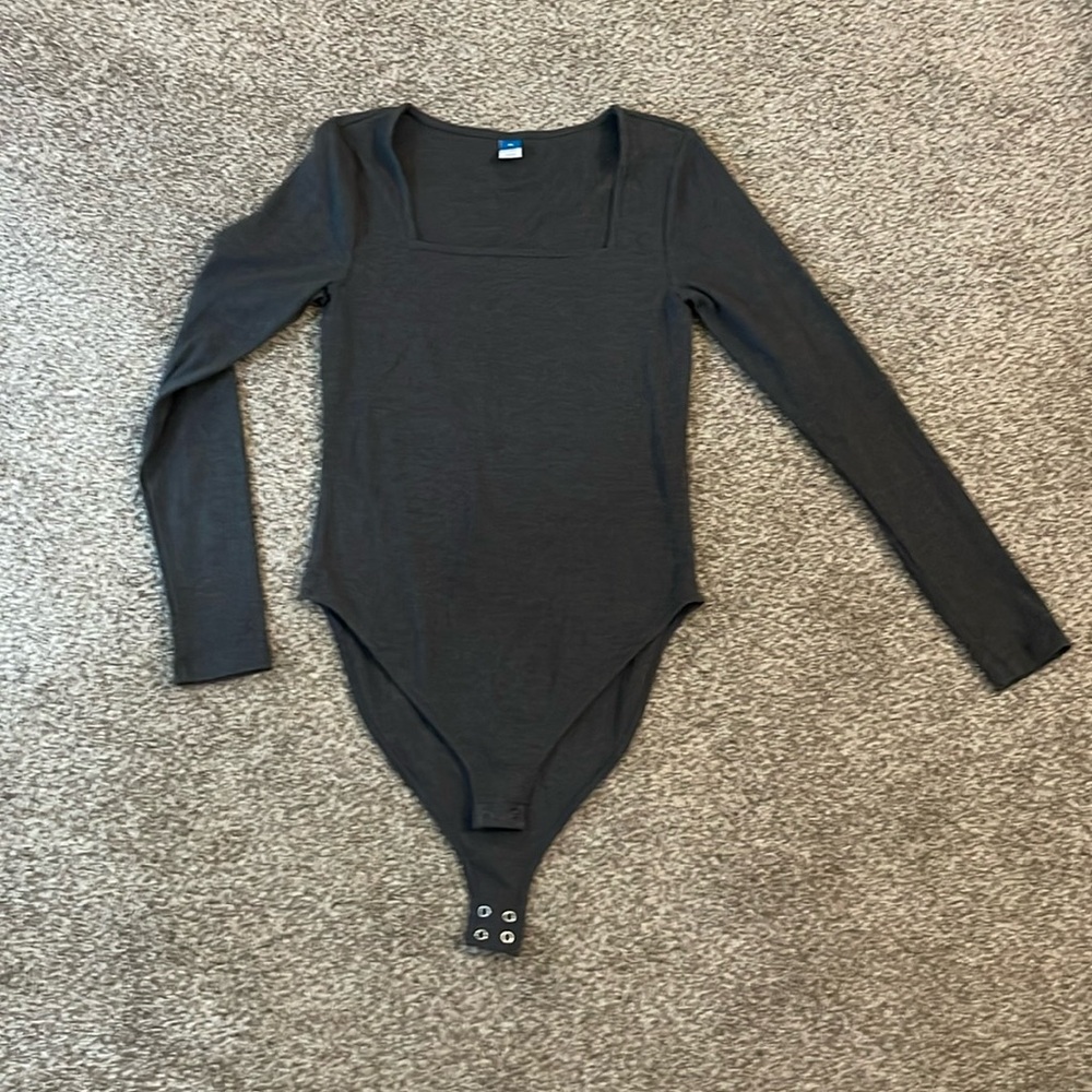 Gray long sleeved square neck bodysuit. Size medium.